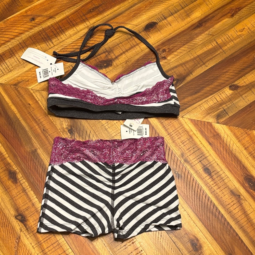 California Kisses Dance Set - Picture 2 of 9